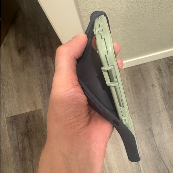 OtterBox Defender Case - Picture 4 of 12